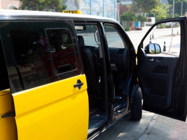 Maxi Cab